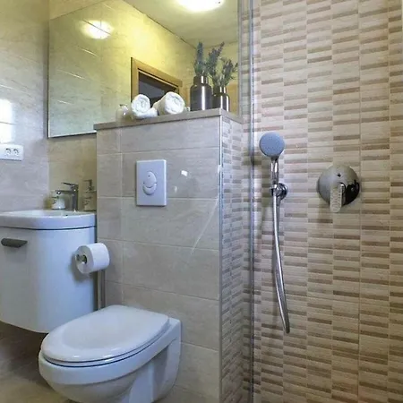 Apartament Matia I With Pool *
