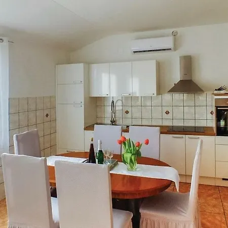 Apartament Matia I With Pool Novak