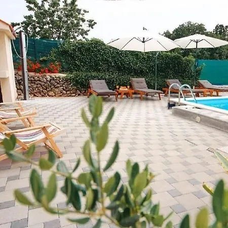 Apartament Matia I With Pool *